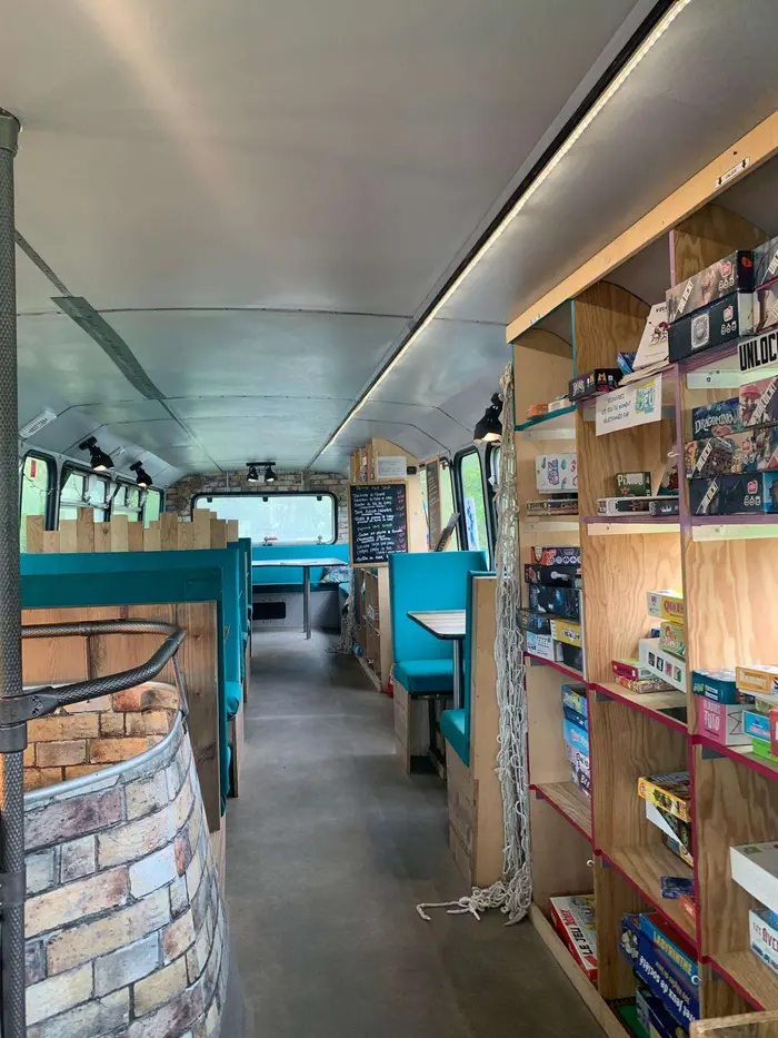 jeux, intérieur du bus